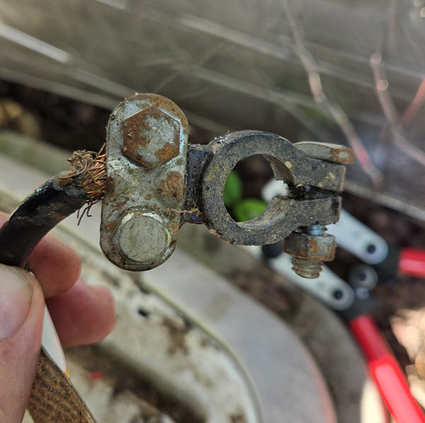 generator-worn-battery-cable-1